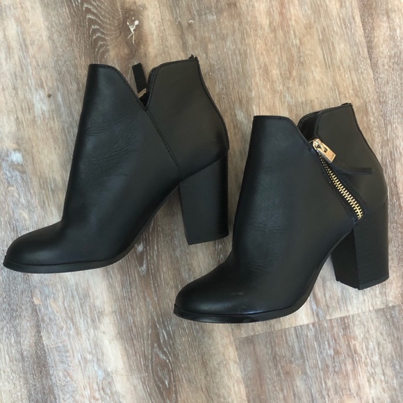 Aldo Shoes - Aldo black leather ankle booties boots Size 5M